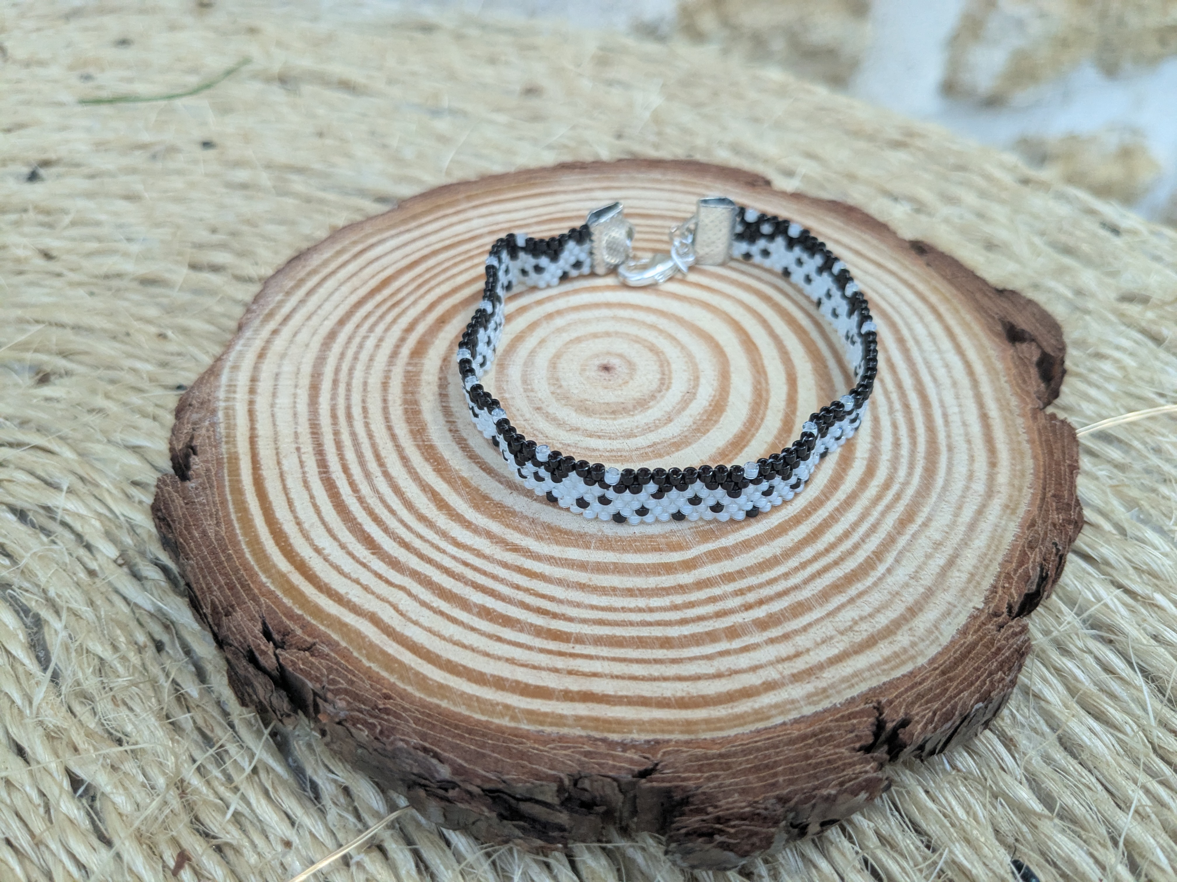 Bracelet tressé en perles Miyuki - Noir et Blanc - Image 3